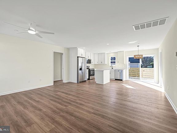 3rd image of 1408 Cedar Run