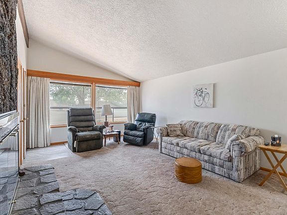 2nd image of 410 SE 10th St