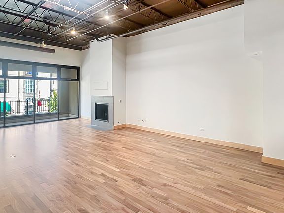3rd image of 1107 Lake St #2