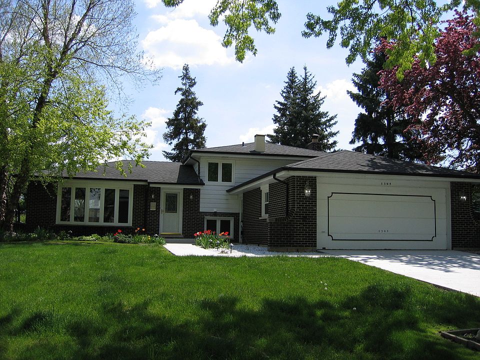 1st image of 1305 Sleepy Hollow Ln