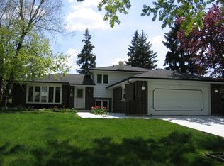 1305 Sleepy Hollow Ln, Darien, IL 60561