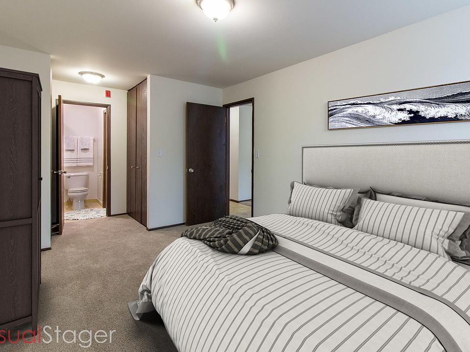 1st image of 2720 N Maryland Ave #324