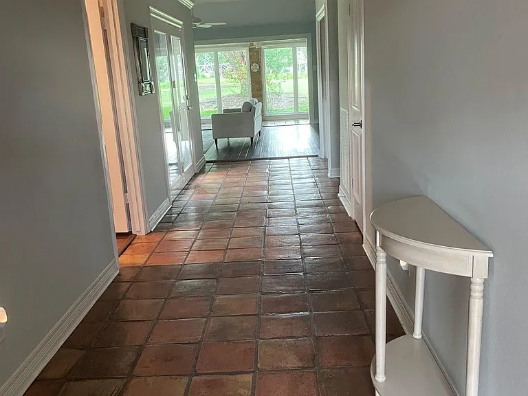 314 Fox Briar Ln — Photo 2