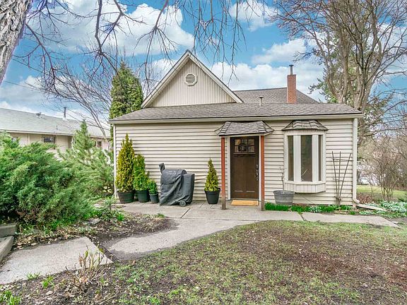 2nd image of 240 SE Pioneer Way