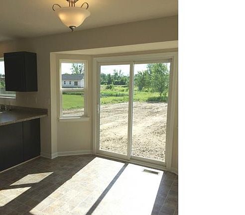 4th image of 1412 Crystal Pond Dr