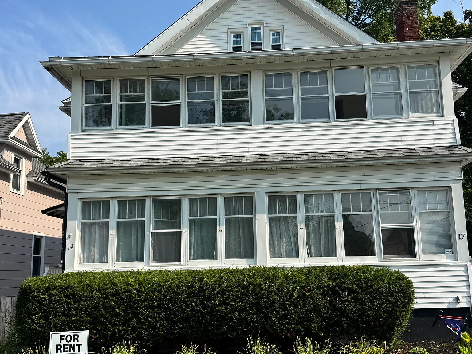 3 bed, 1500 sqft, $2,100 — Photo 2