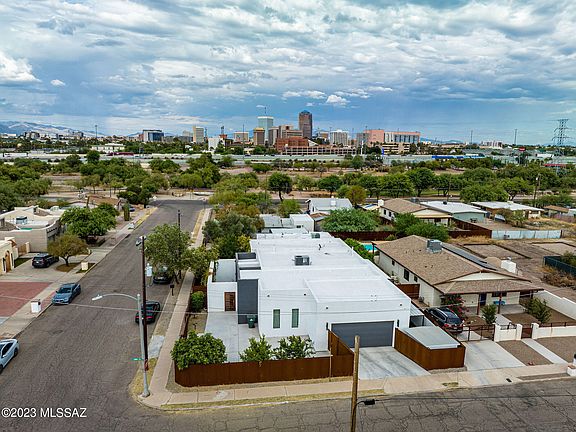 2nd image of 705 W Alameda St