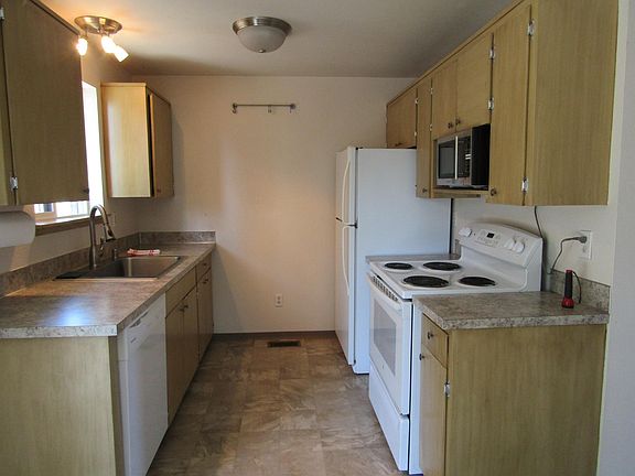 5th image of 812 8th St NW