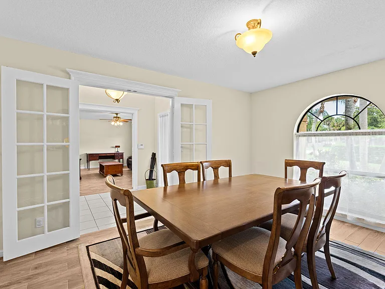 1707 Primrose Ln — Photo 6