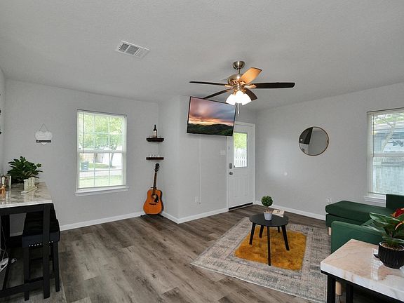 4th image of 5410 Bataan Rd