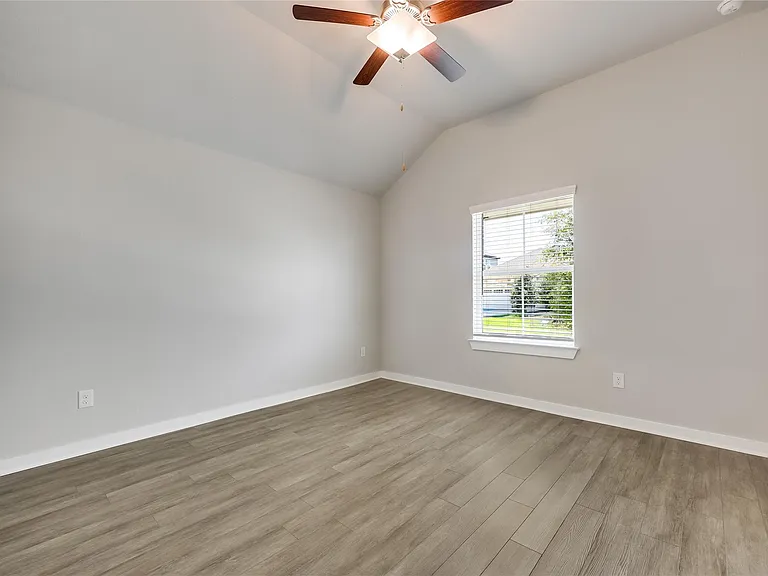 4318 Frankfurt Ln — Photo 28
