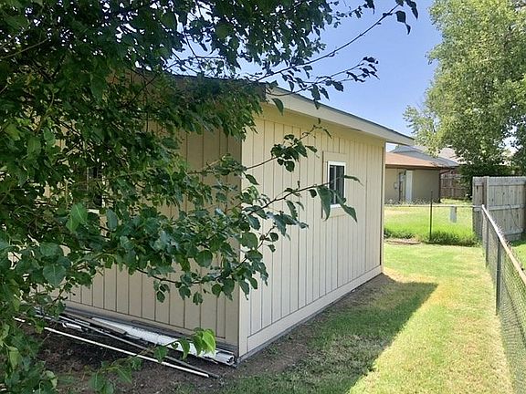 2nd image of 6323 NW Cheyenne Ave