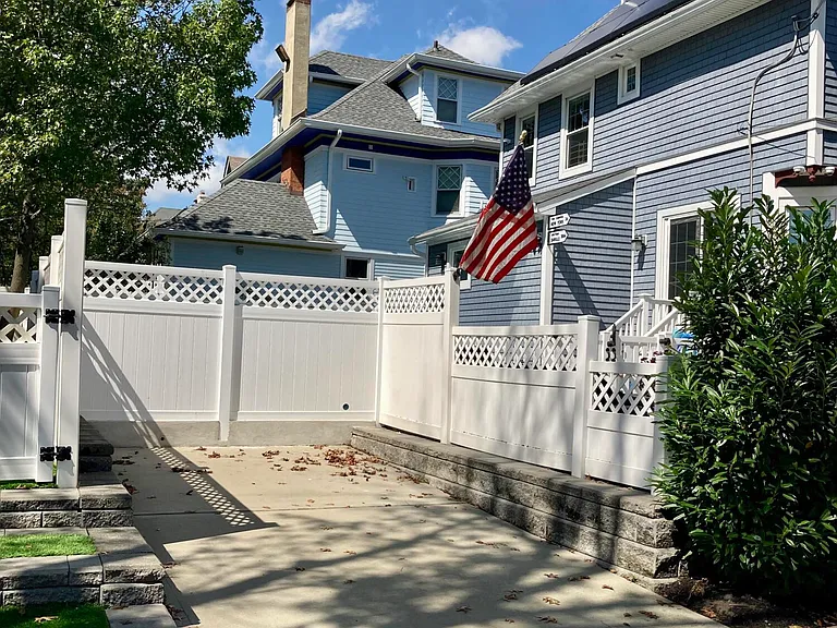 600 6th Ave — Photo 46