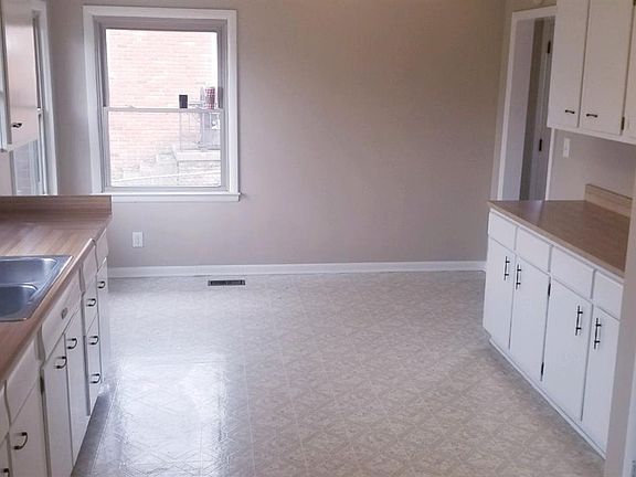 2nd image of 520 Pawnee Trl