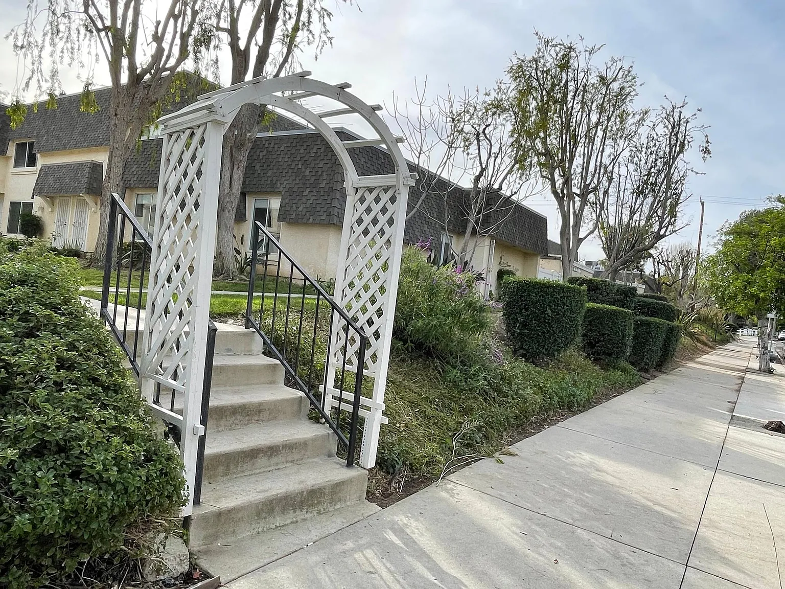 3 bed, 1156 sqft, $4,000 — Photo 3