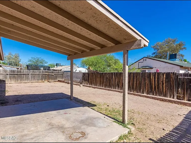 1940 W Chardonnay Dr — Photo 20