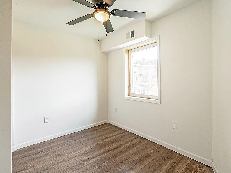 4016 Livingston Rd SE — Photo 31