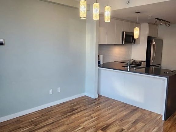 4th image of 289 E 6th Ave #605