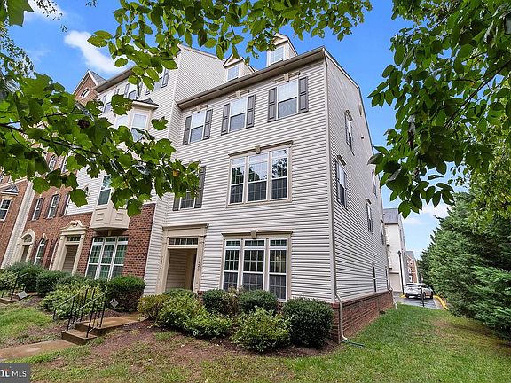 2nd image of 7420 Brunson Cir #A