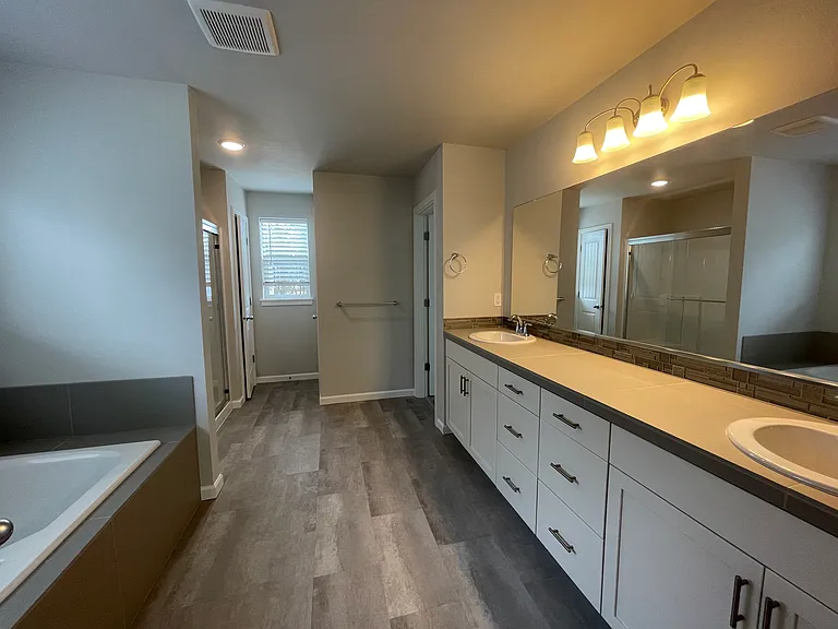 7170 SE Sarah Dr — Photo 16