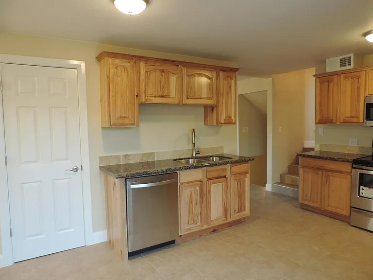 181 E 700 S — Photo 20