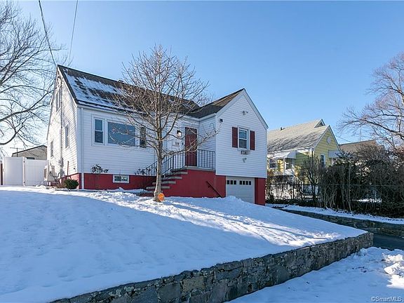 4th image of 169 Oakwood St