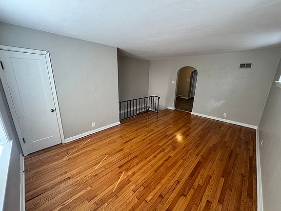 4th image of 3963 Dover Pl #2F