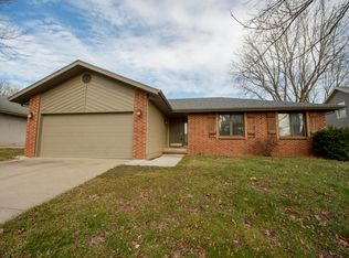 3209 E Swallow St, Springfield, MO 65804