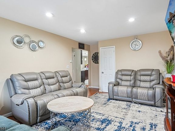5th image of 113 N 17Th St