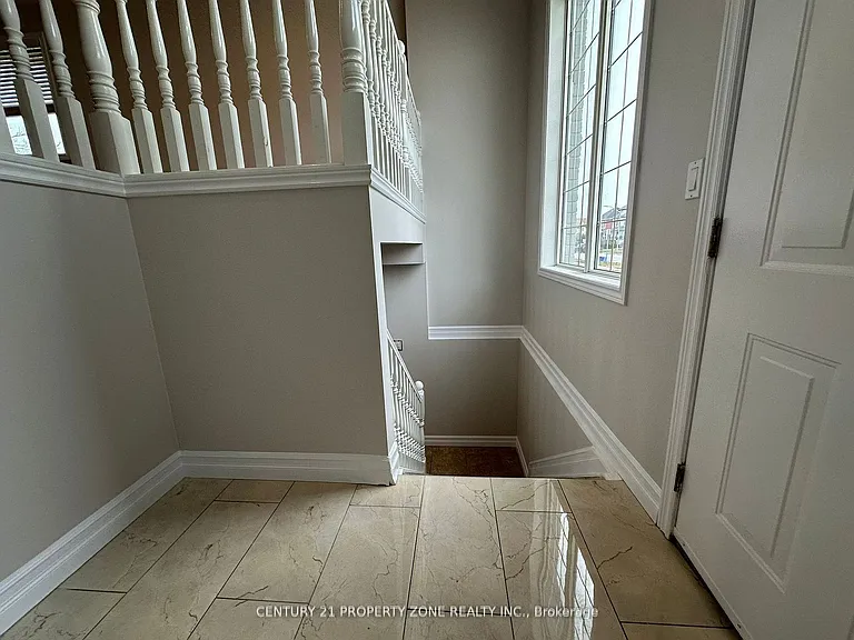 975 Albert Rd — Photo 12
