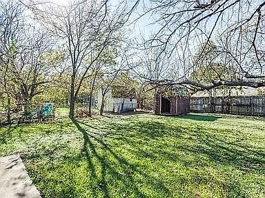 5th image of 717 Briggs Dr