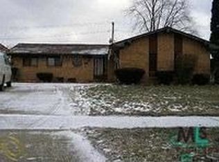 20100 Secluded Ln, Southfield, MI 48075