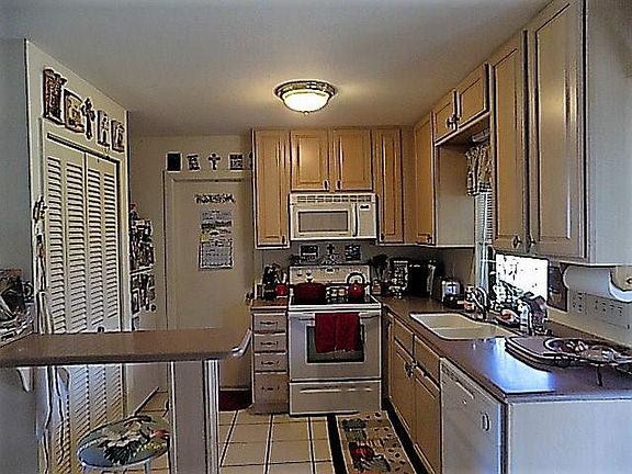 4th image of 1607 SW Sylvester Ln