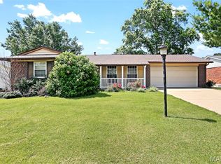 11826 Park Ct, Maryland Heights, MO 63043
