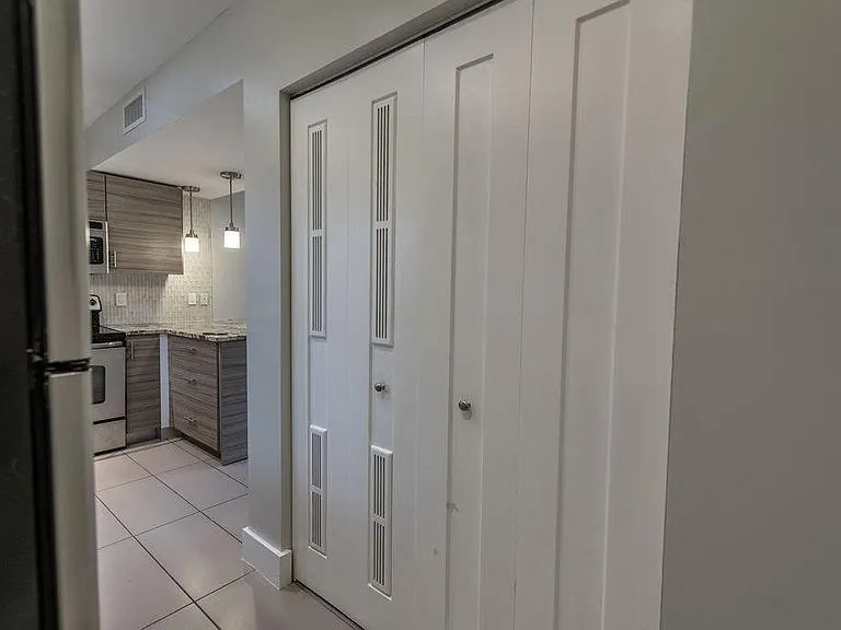 64 Isle Of Venice Dr — Photo 9