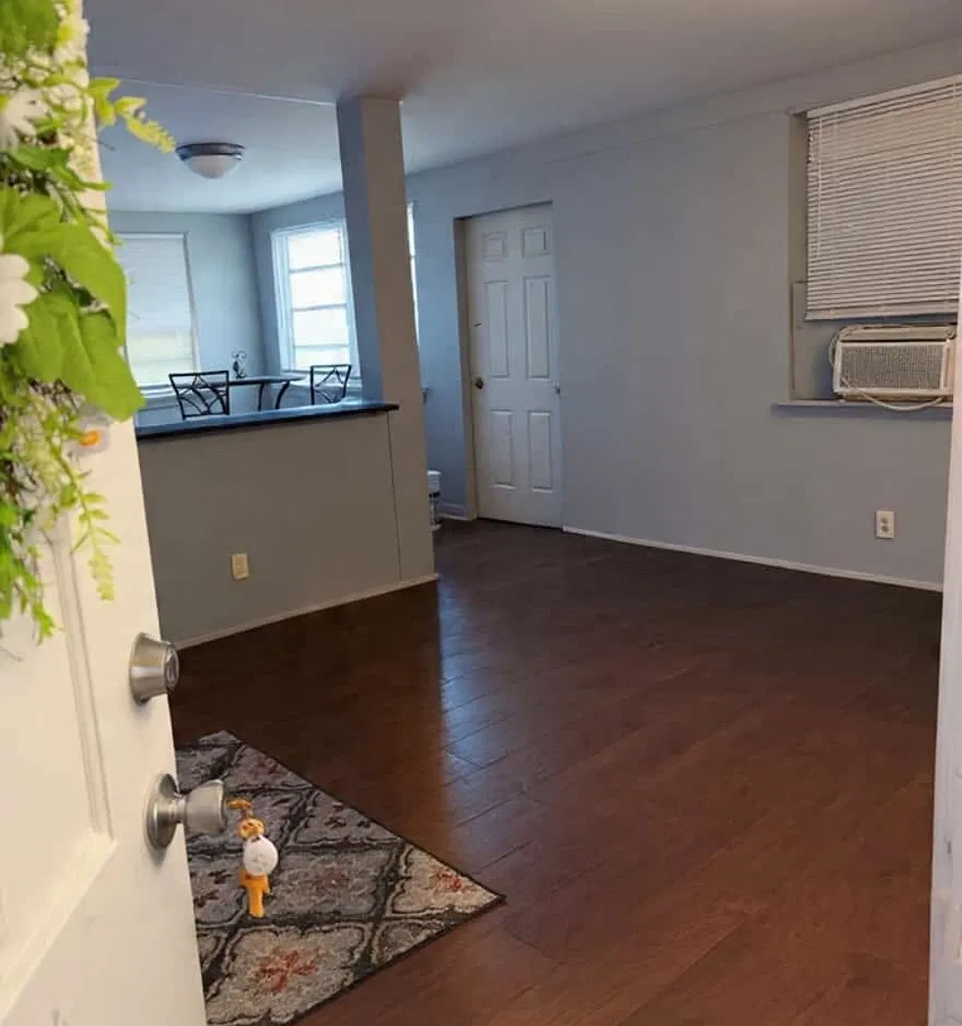 2 bed, 900 sqft, $1,000 — Photo 1