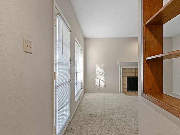3rd image of 3110 Devonshire Dr APT 116-D