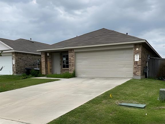 2nd image of 14687 Canyon Pines Ln