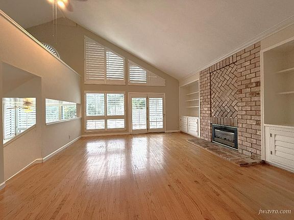 5th image of 165 Tiptoe Ln