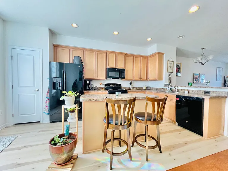 127 Streamview Dr — Photo 21