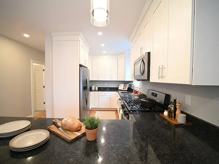 23 Roberts St #3B — Photo 5