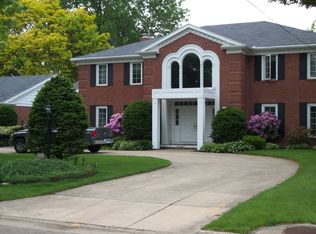 1287 Country Club Rd, Akron, OH 44313