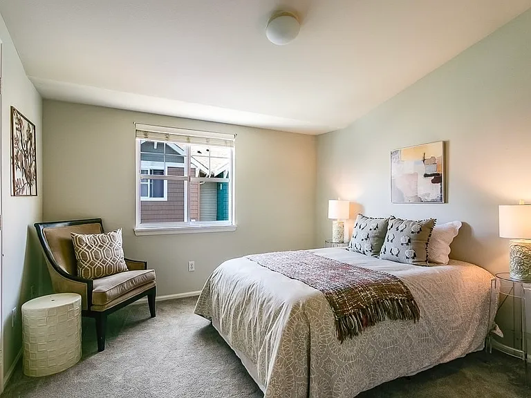 upper floor bedroom 2