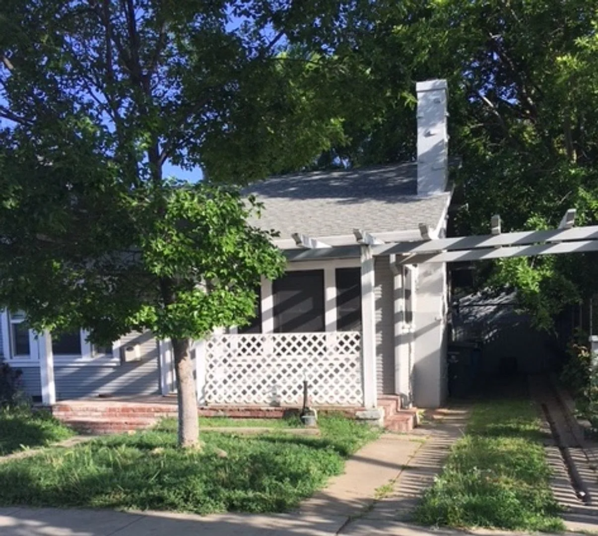 2 B/R 1 B/A House In Marysville Available Now!! — Photo 1