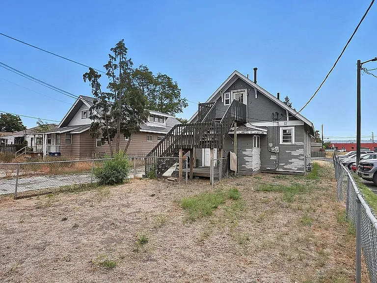 913 E Illinois Ave — Photo 13