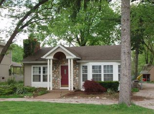 10685 Laurel St, Livonia, MI 48150