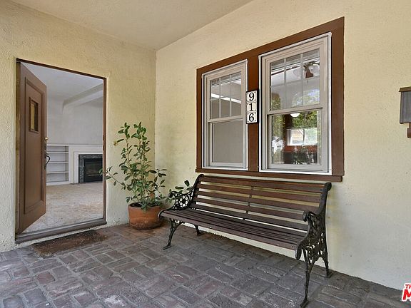 4th image of 916 N Clybourn Ave