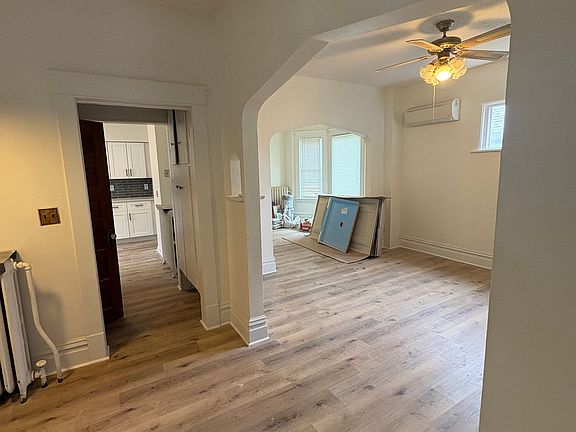 3rd image of 1227 Thomas Ave