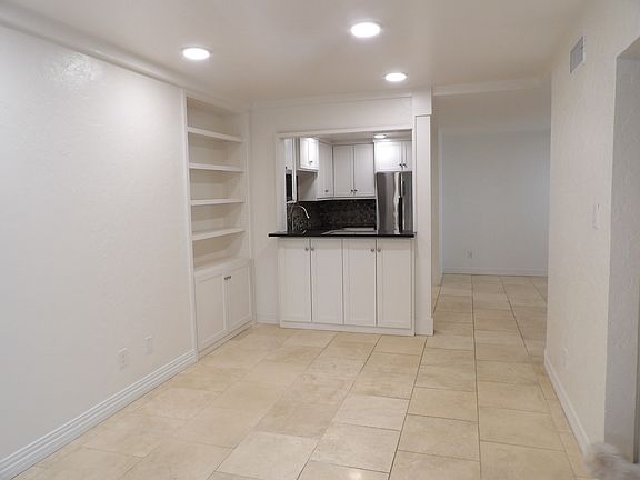 3rd image of 3910 Buena Vista St Unit 11