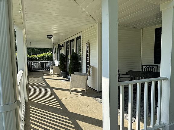 3rd image of 1425 Chestnut Knl #9-6
